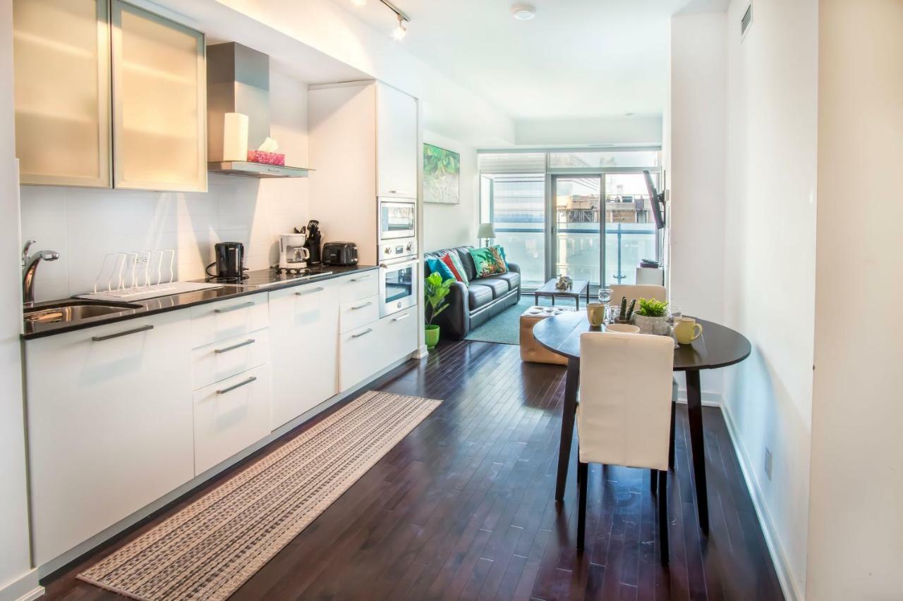 Micasa Suites - Modern Executive Condo Toronto Exterior photo